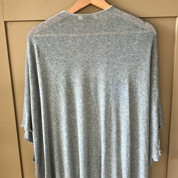 Julie Billiart Sz M Stretch Jersey Knit Light Weight Gray Kimono Lettuce Hem - Picture 6 of 8